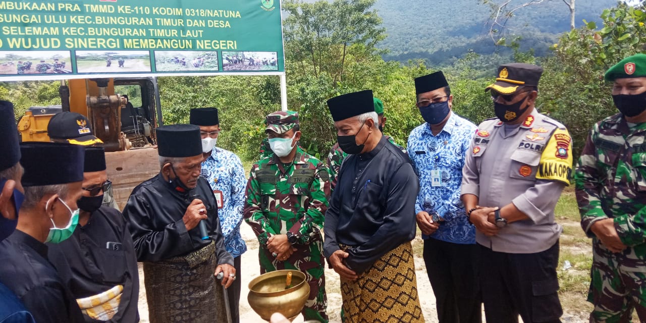 Tradisi Tepung Tawar Awali Perbukaan Pra TMMD Ke-110 Kodim 0318/Natuna