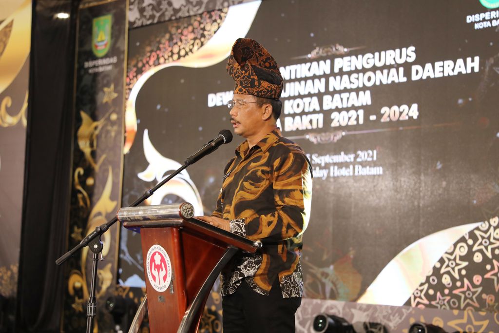 Wakil Gubernur Kepri Marlin Agustian Lantik Pengurus Dekranasda Kota Batam Masa Bakti 2021-2024