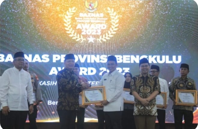 Gubernur Bengkulu Hadiri HUT Baznas ke-22 Pelantikan 100 Da’i Baznas Provinsi Bengkulu dan Penyerahan Baznas Award