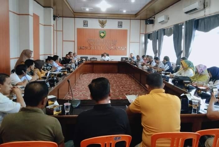 Sekda Bengkulu Selatan Pimpin Rapat Perdana Persiapan Perayaan HUT Kabupaten Bengkulu Selatan Ke 74
