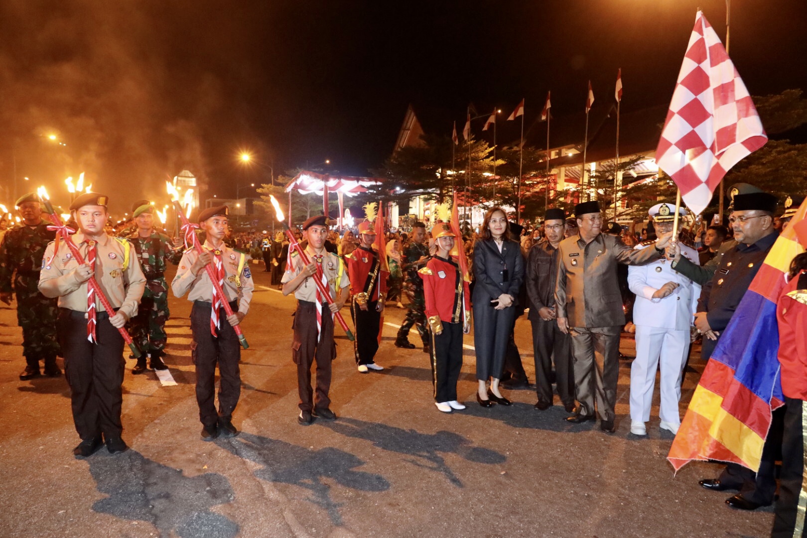 Upacara Taptu dan Pawai Obor Sambut HUT RI ke-78 di Costal Area