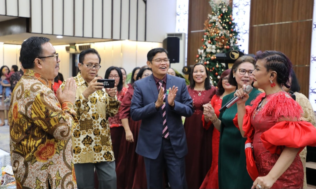 Suka Cita Malam Perayaan Natal 2023 di Lingkungan BP Batam