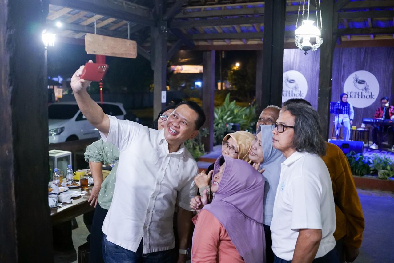 Sambangi Usaha Kuliner Purbalingga, Ketua MPR RI Bamsoet Ajak Nikmati Minggu Tenang dengan Sukacita