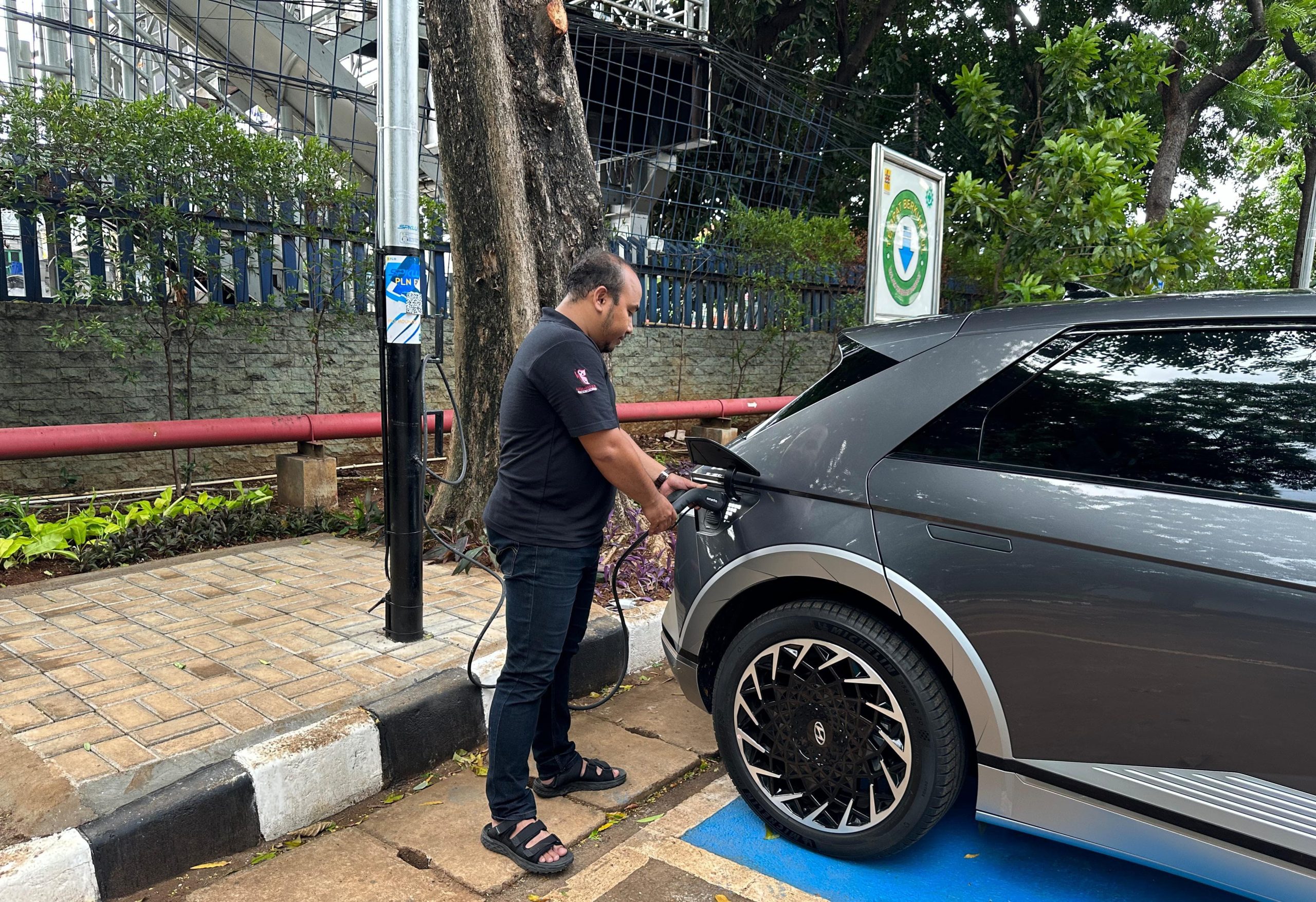 Presiden Jokowi Buka IIMS 2024, PLN Perkuat Dukungan Ekosistem Kendaraan Listrik di Indonesia