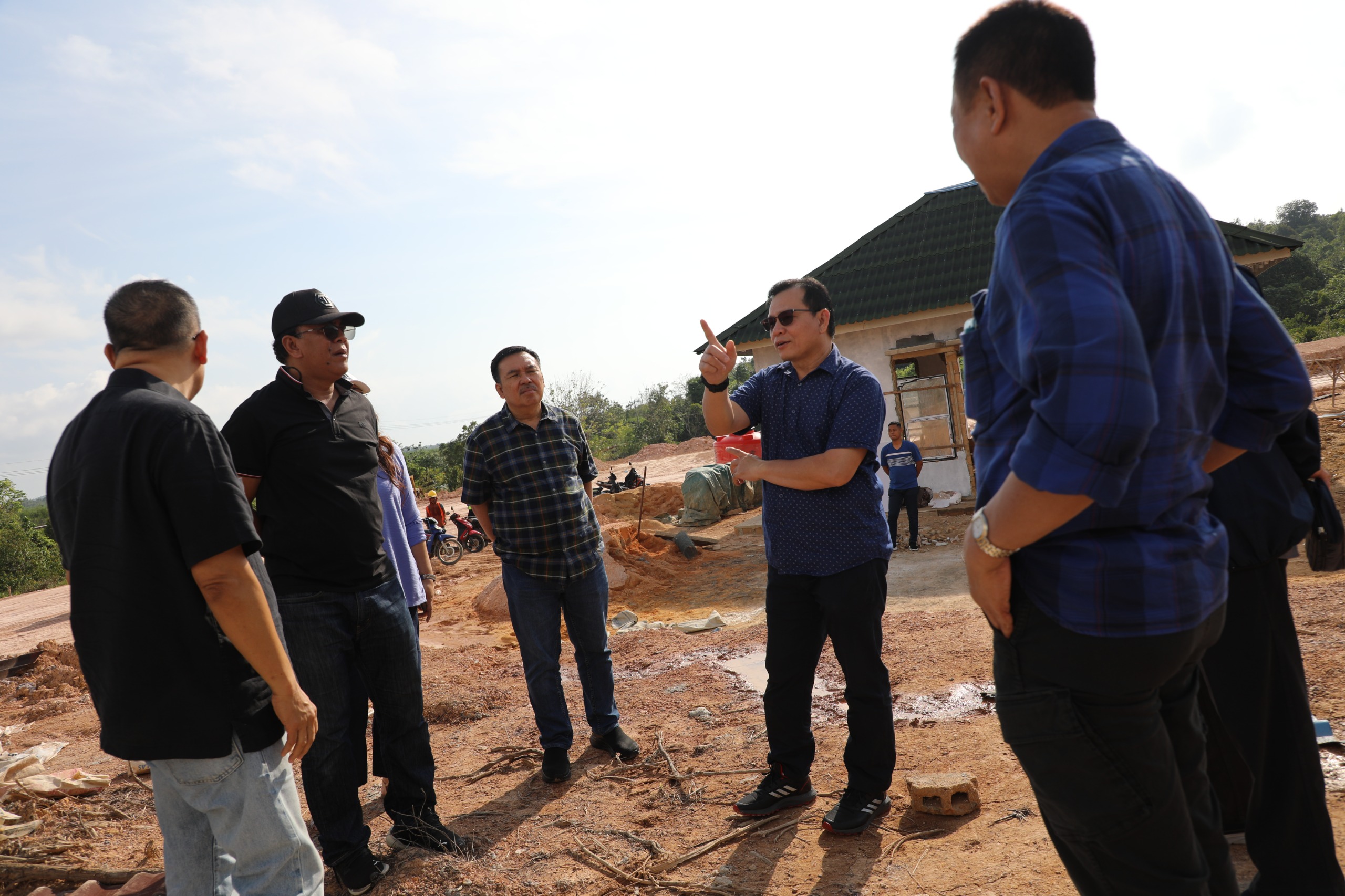 Dewan Pengawas BP Batam Tinjau Pembangunan 4 Rumah Contoh di Tanjung Banon