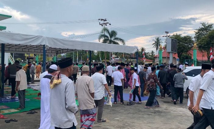 Ribuan Masyarakat Ikuti Shalat Idul Adha 1445 H di Masjid Az-zulfa