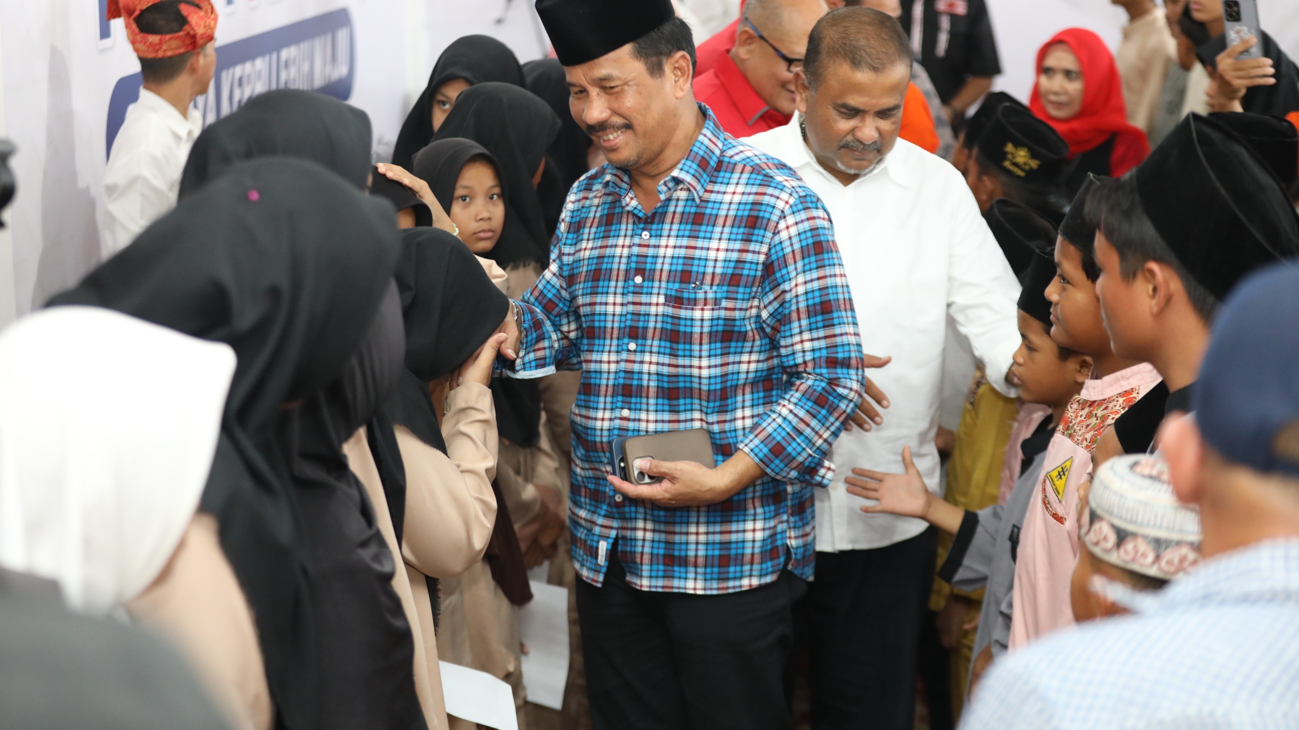 Rumah Pemenangan Rudi-Rafiq Diresmikan, Rudi Ajak Relawan Luruskan Isu Negatif di Medsos