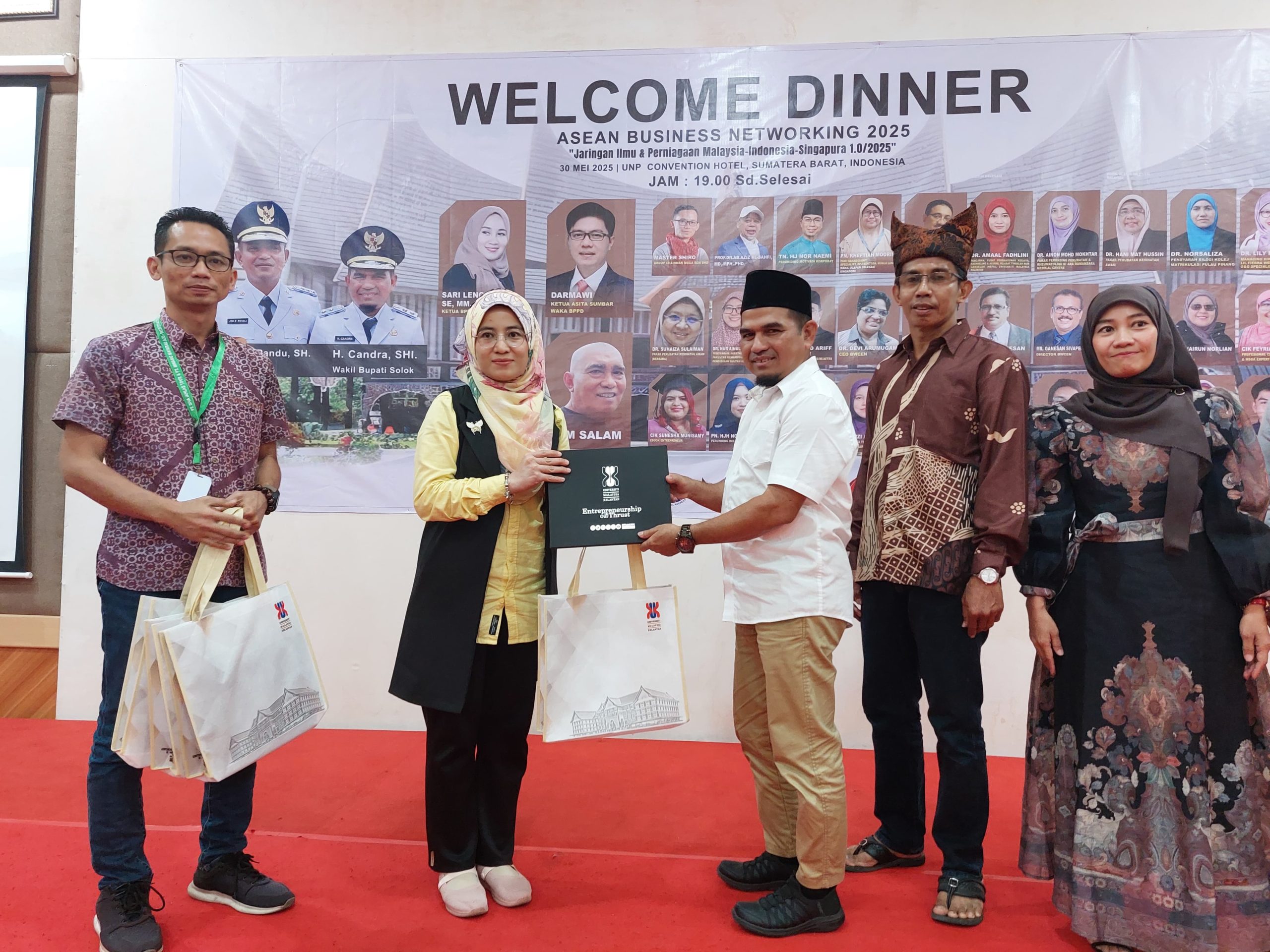 Wakil Bupati Solok Hadiri Welcome Dinner ASEAN Business Networking 2025