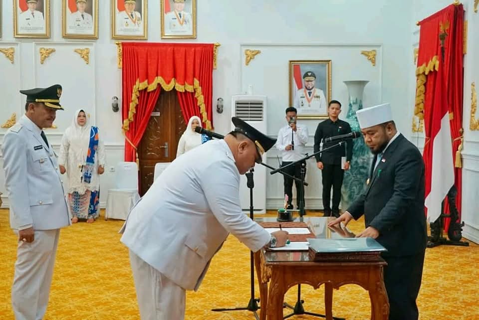 Rifai Tajudin dan Yefri Sudianto Resmi Dilantik Sebagai Bupati dan Wakil Bupati Bengkulu Selatan