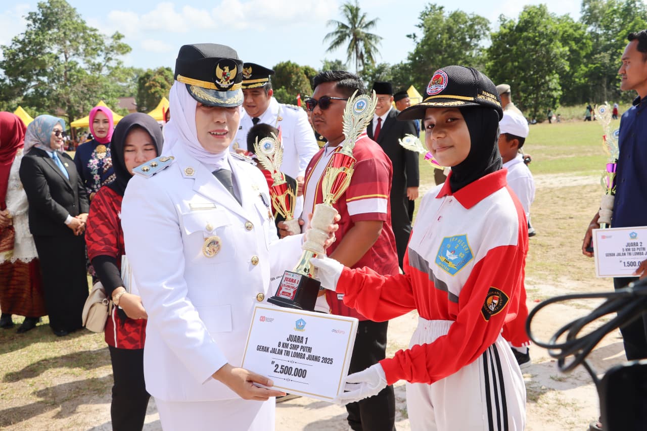 Dirgahayu RI ke-80, Sang Merah Putih Berkibar di Lapangan Bukit Kerang Kabupaten Bintan