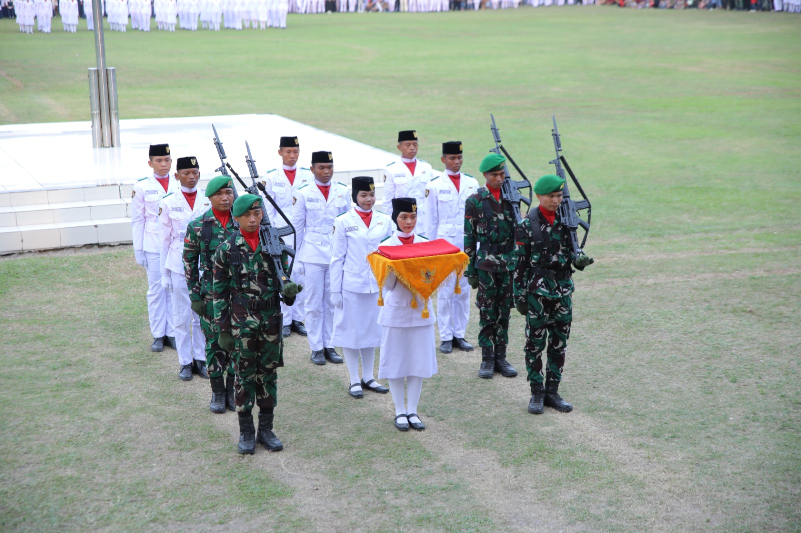 Wakil Bupati Asahan Pimpin Upacara Penurunan Bendera HUT ke-80 RI
