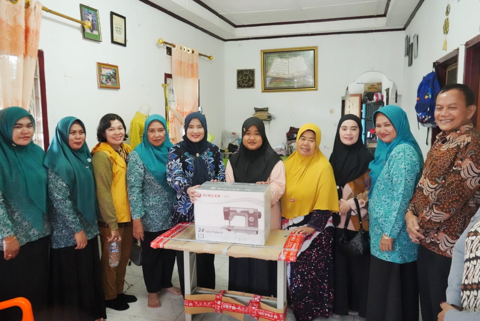 Desa Juara UP2K Terima Bantuan Peralatan Usaha dari TP PKK Asahan