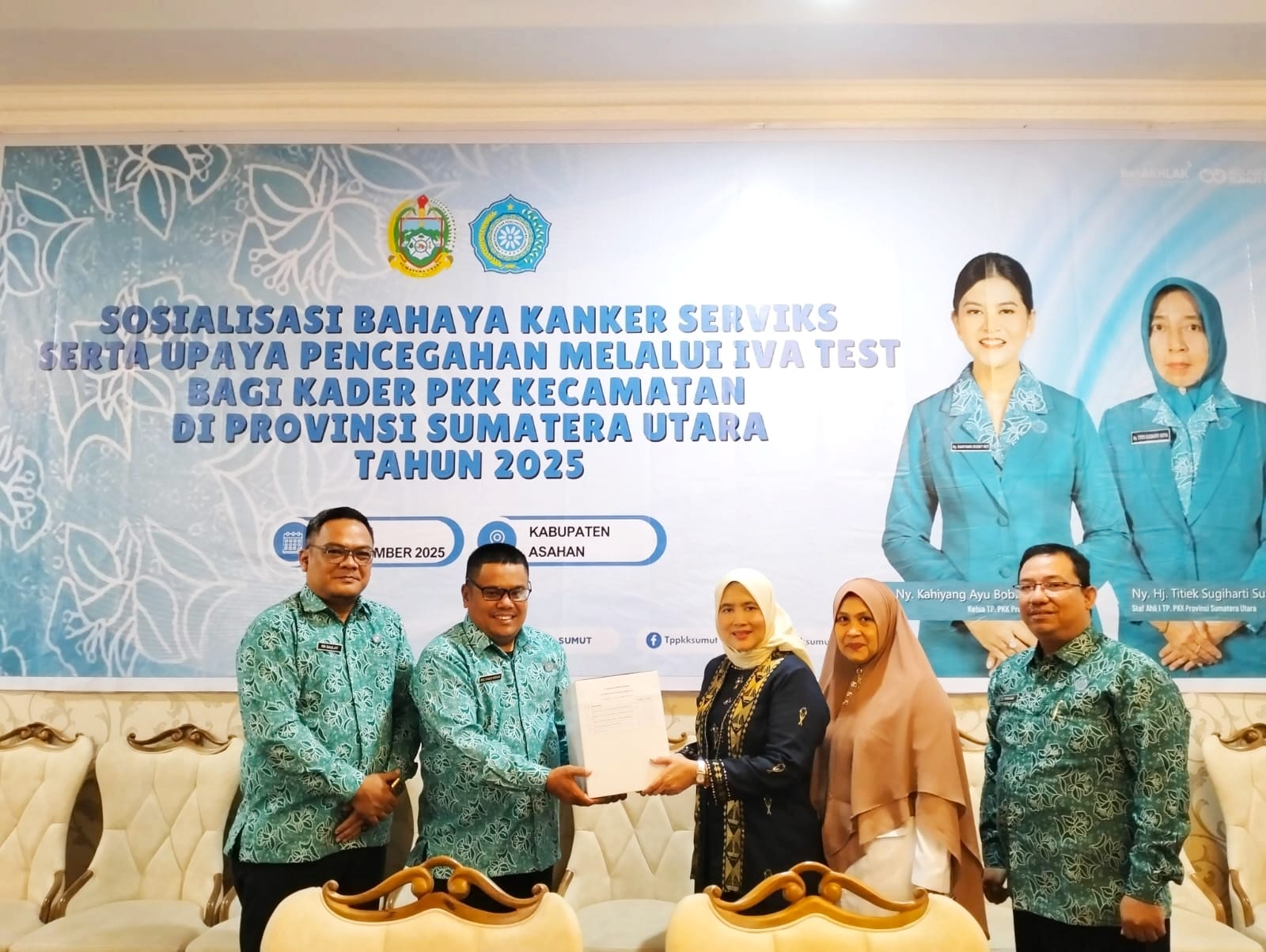 TP PKK Sumut Sosialisasikan IVA Test dan Serahkan Bantuan di Asahan