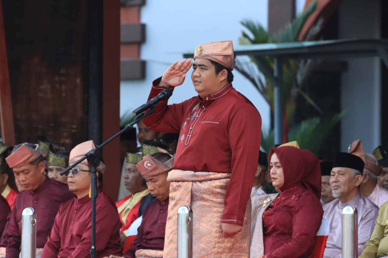 Bupati dan Wakil Bupati Hadiri Rapat Paripurna Peringatan Hari Jadi ke-77 Kabupaten Bintan