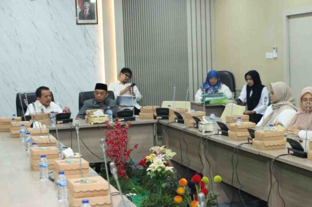 Pansus DPRD Bahas Ranperda LAM, Tegaskan Sinergi Adat dan Pemerinta