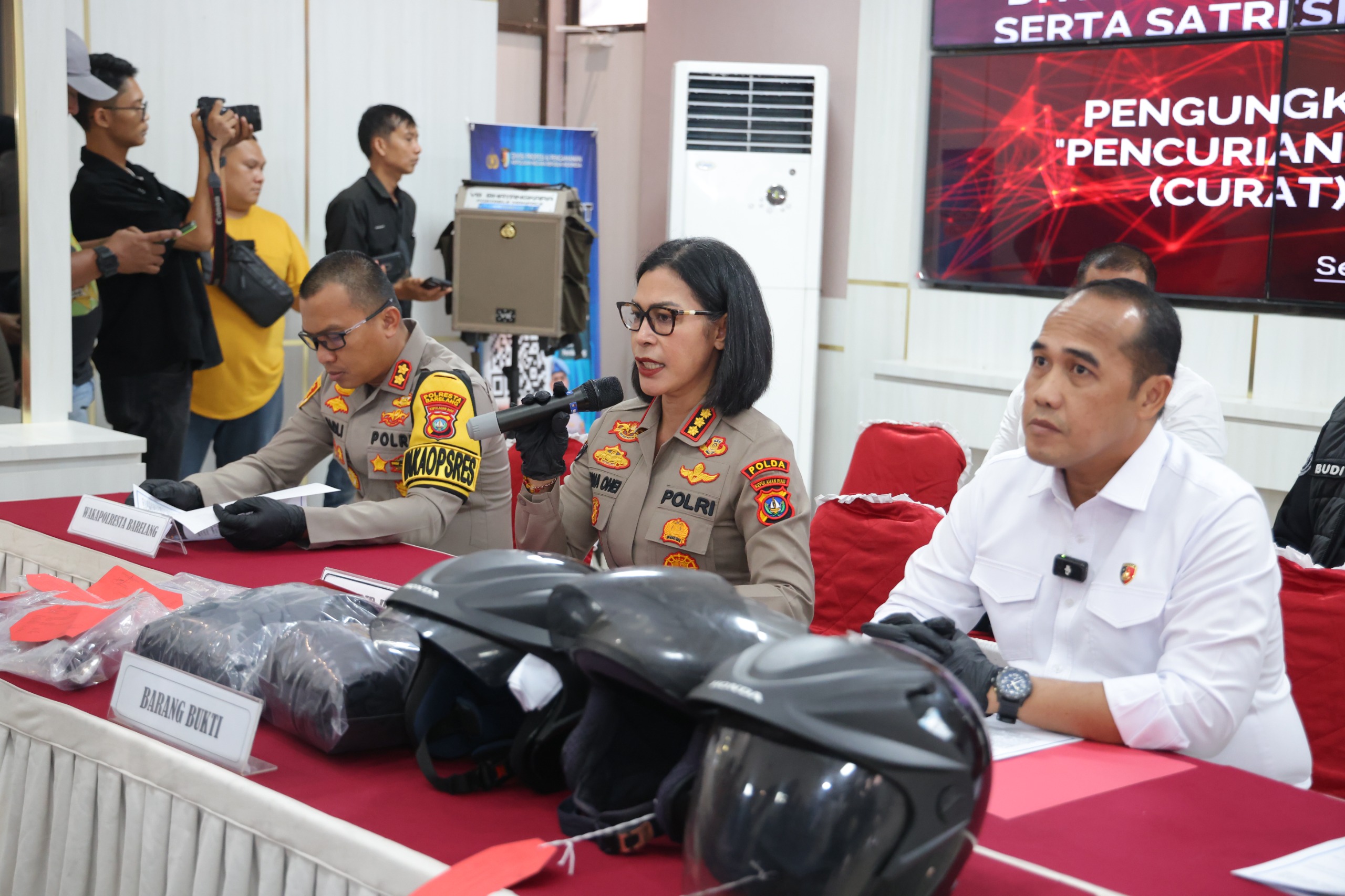 Ditreskrimun Polda Kepri Bersama Satreskrim Polresta Barelang Ungkap Kasus Pencurian Dengan Pemberatan Lintas Provinsi