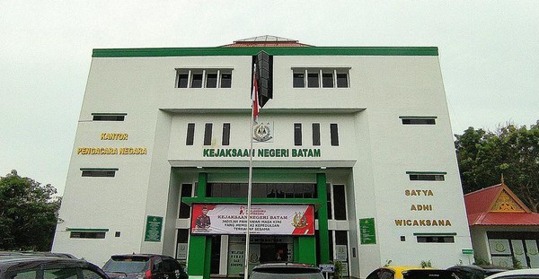 Standar Ganda? Kejari Batam Dipertanyakan dalam Kasus Perusakan Hutan