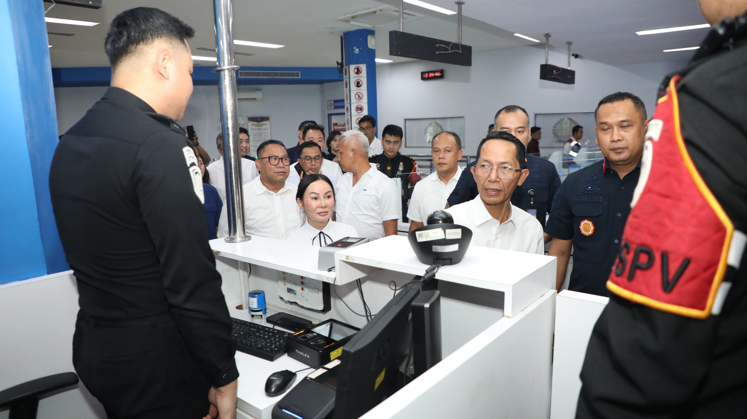 Tinjau Pelabuhan Internasional Batam Center dan Harbour Bay, Amsakar – Li Claudia Komitmen Benahi Kualitas Layanan Penumpang
