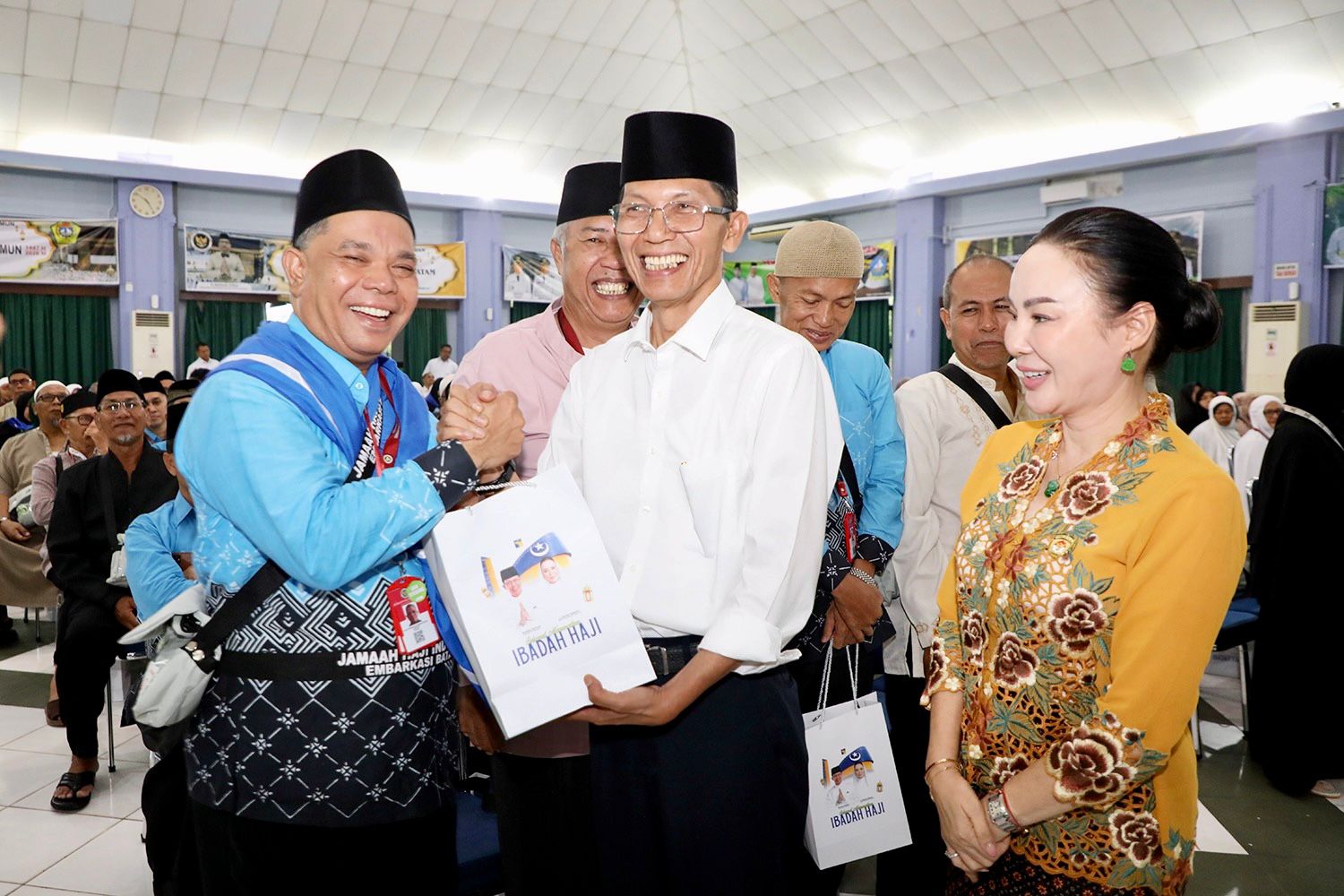 Jelang Berangkat, 641 JCH Batam Dibekali Bingkisan oleh Wali Kota