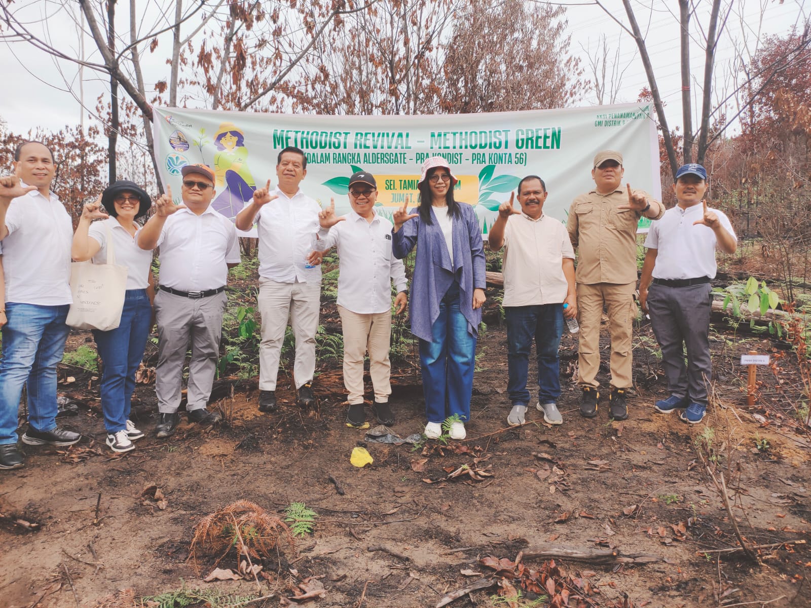 Tokoh Masyarakat Batam Ediaman Sinaga Gandeng GMI Tanam 500 Pohon Mahoni di TPU Covid Sei Tamiang