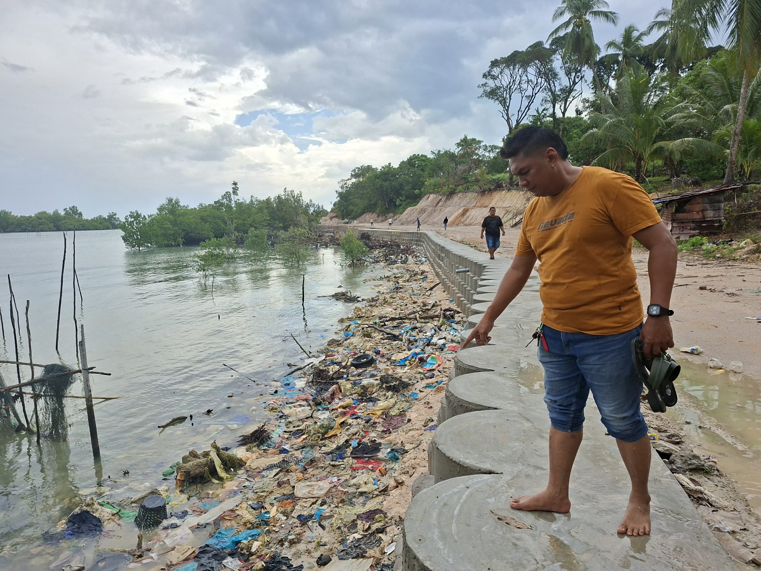 Dituding Proyek Siluman, Warga Pulau Kasu Ajak Jurnalis Lihat Fakta